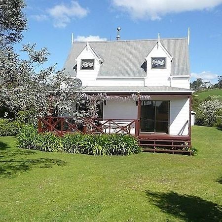 Cute Cottage - Cooks Beach Bach Экстерьер фото